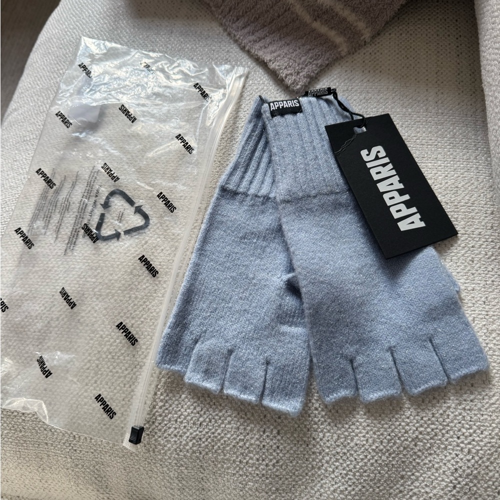 Apparis Yule fingerless gloves NWT